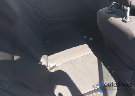 2018 Ford Fiesta Se z USA, uszkodzony, nr VIN 3FADP4EJ9JM128652